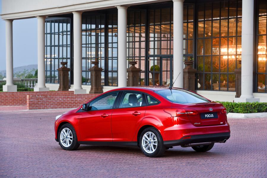  Ford Focus Sedan 2015 года  (ZA) (фото 12 из 29)
